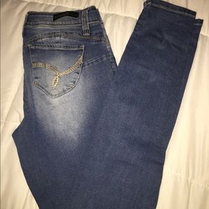 Size 7 Women’s Skinny Jeans